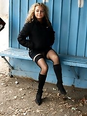 15 pictures - Amateur upskirt pics